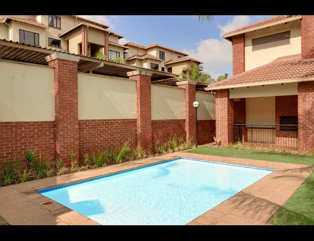 2 BEDROOM HOUSE FOR SALE IN SUNNINGHILL